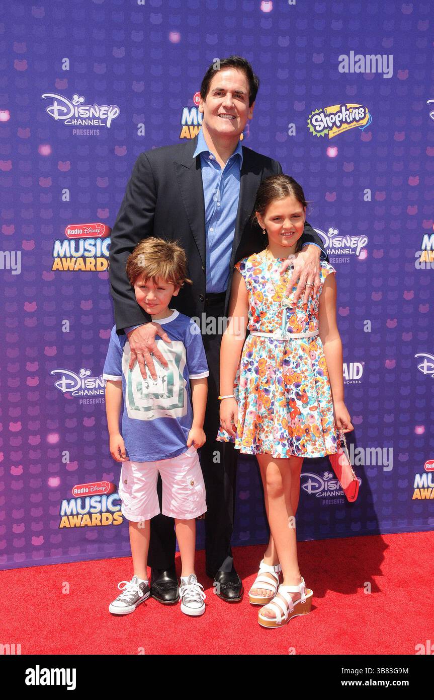 Mark Cuban, Sofia Cuban, Carson Cuban at the Radio Disney Music Awards ...