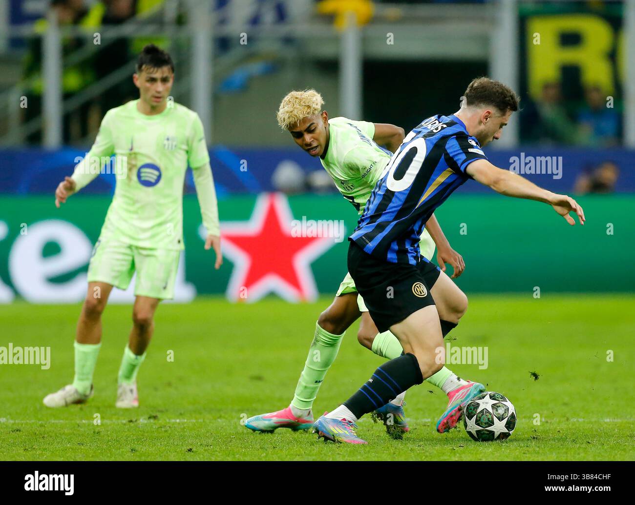 MILAN ITALY MAY 6 Lamine Yamal Of FC Barcelona Competes For The 