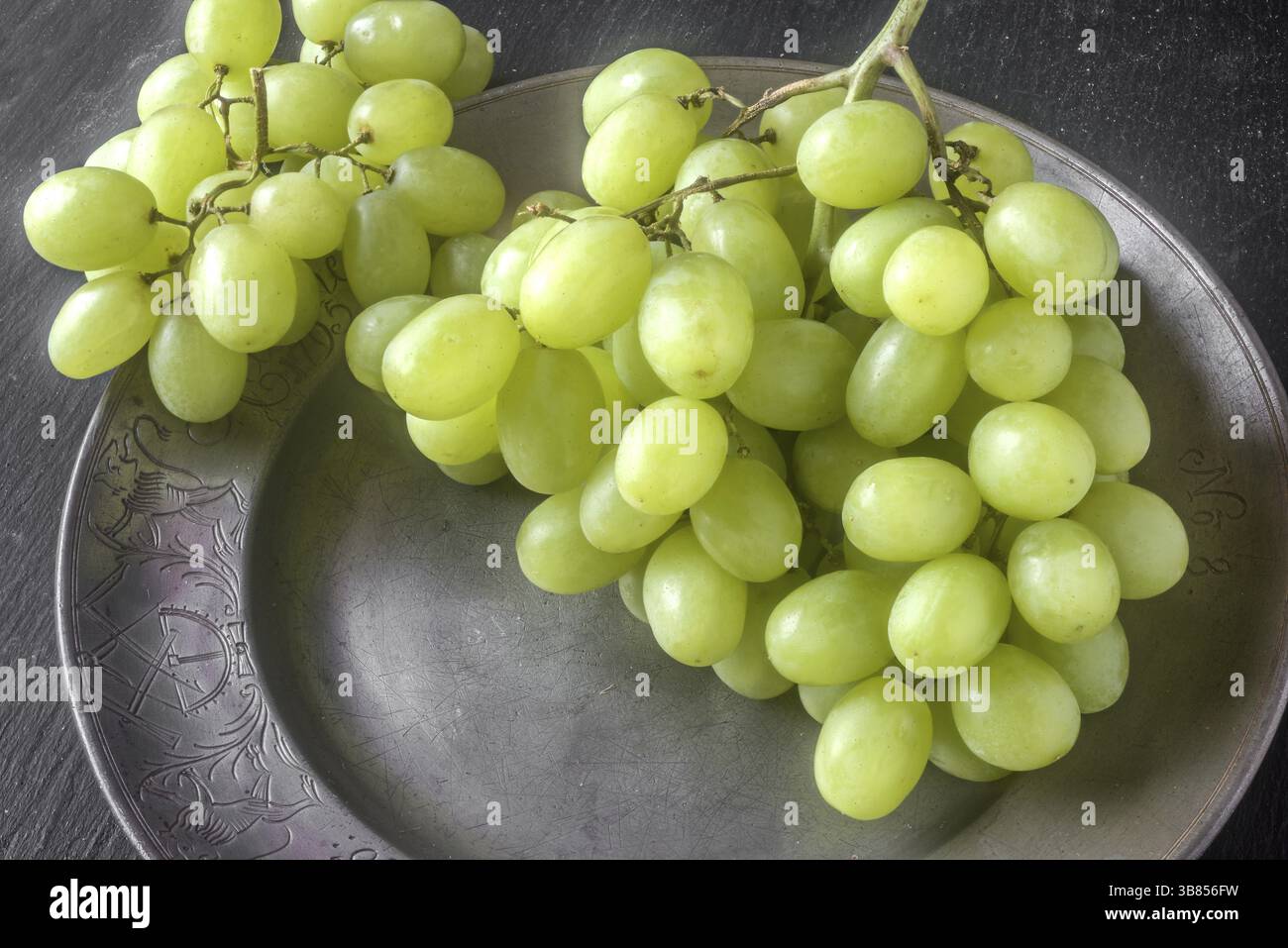 Image showcasing Grape, Thompson seedless Stock Photo - Alamy