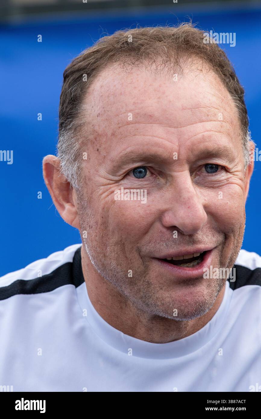 Jean-Pierre Papin Quitte l'OM : Retour sur un Départ