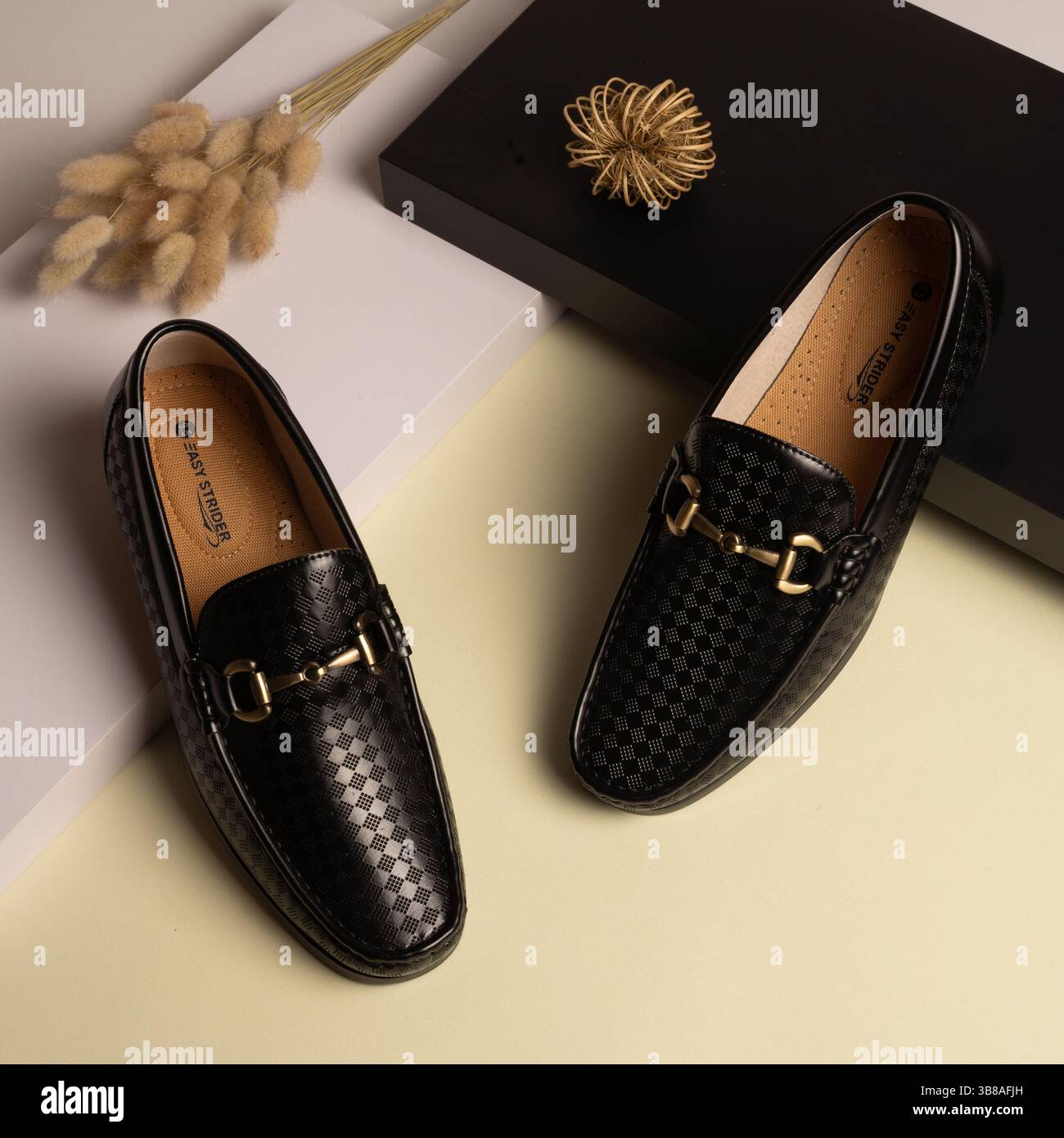 Mens gold shoes hi-res stock photography and images - Alamy