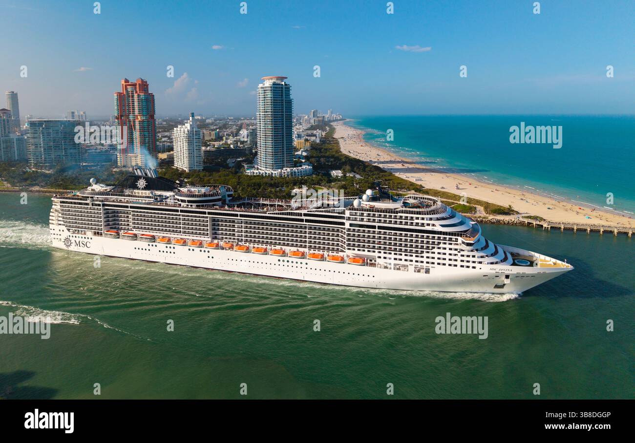 Miami Florida Usa March 31 2025 Ship Clearing The Port Msc
