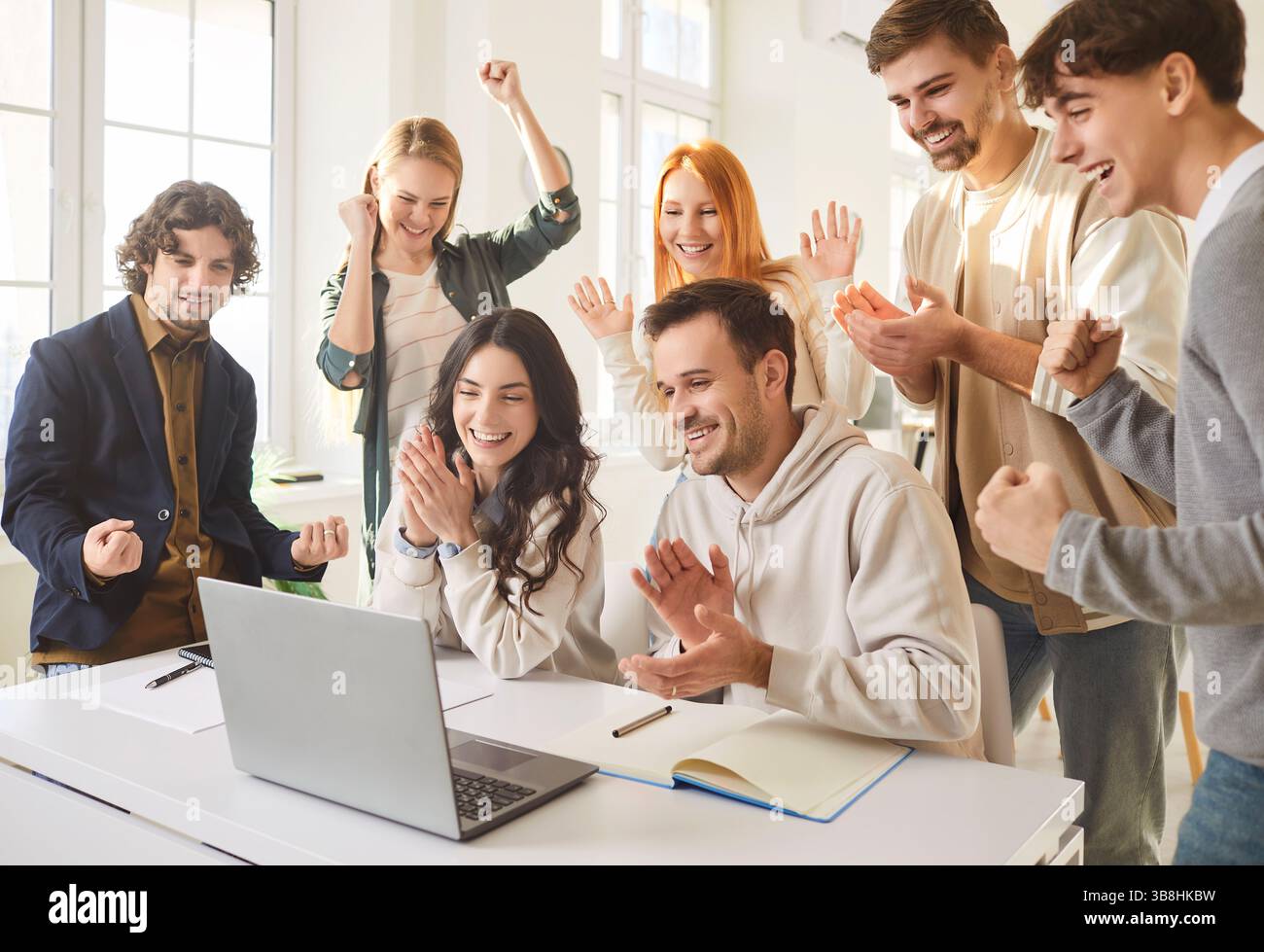 Cheer team hi-res stock photography and images - Alamy