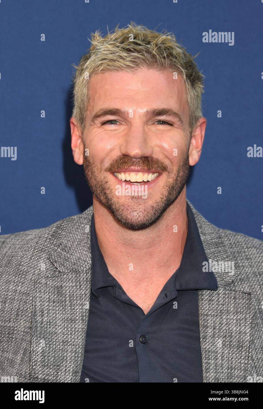 los-angeles-ca-may-7-austin-stowell-at-cbsfest-2025-2026-schedule