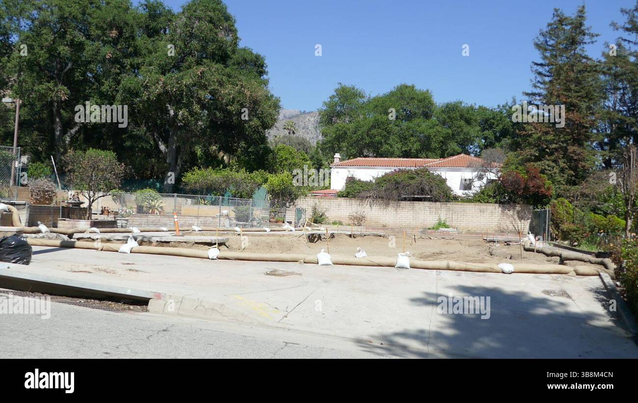 Altadena, California, USA 7th May 2025 Altadena aftermath and cleanup ...