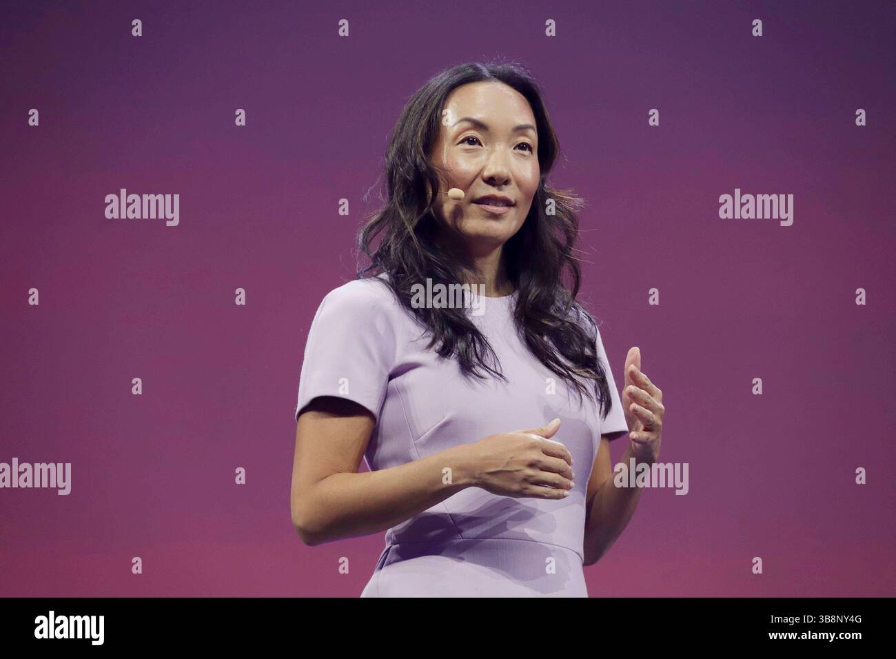 Marian Lee Chief Marketing Officer von Netflix zu Gast beim OMR ...