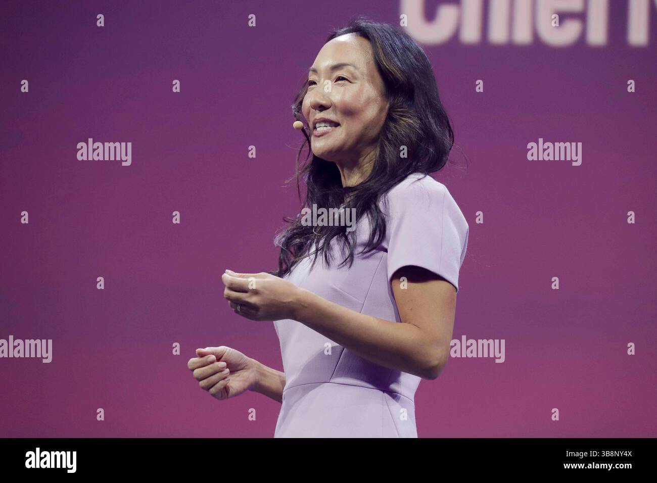 Marian Lee Chief Marketing Officer von Netflix zu Gast beim OMR ...