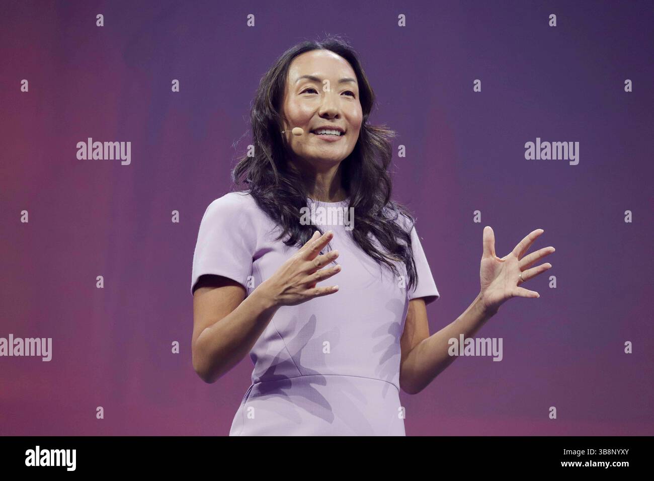 Marian Lee Chief Marketing Officer von Netflix zu Gast beim OMR ...