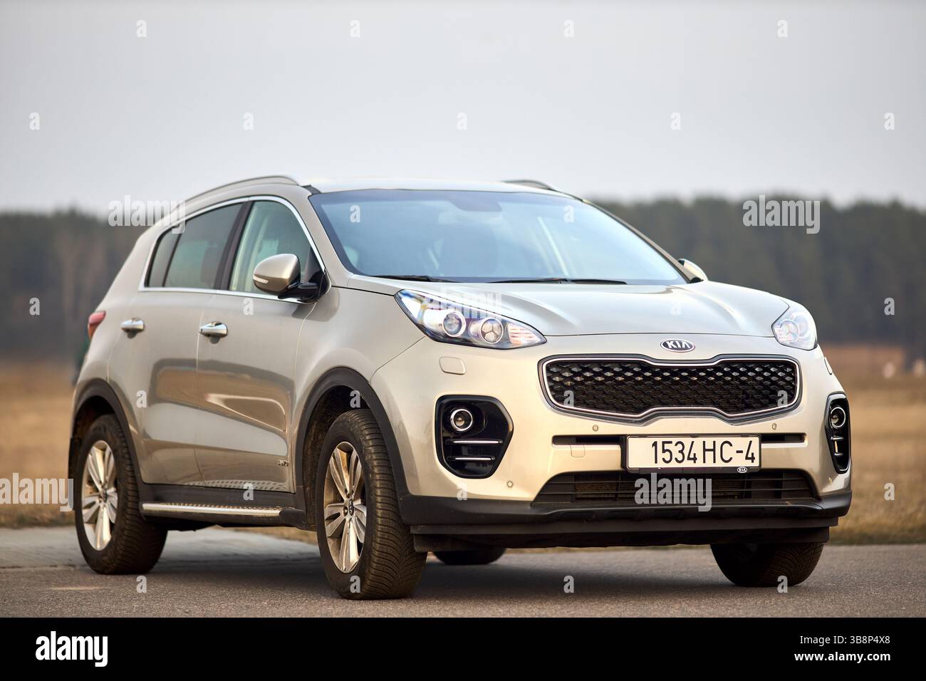 Hyundai kia car model hi-res stock photography and images - Alamy