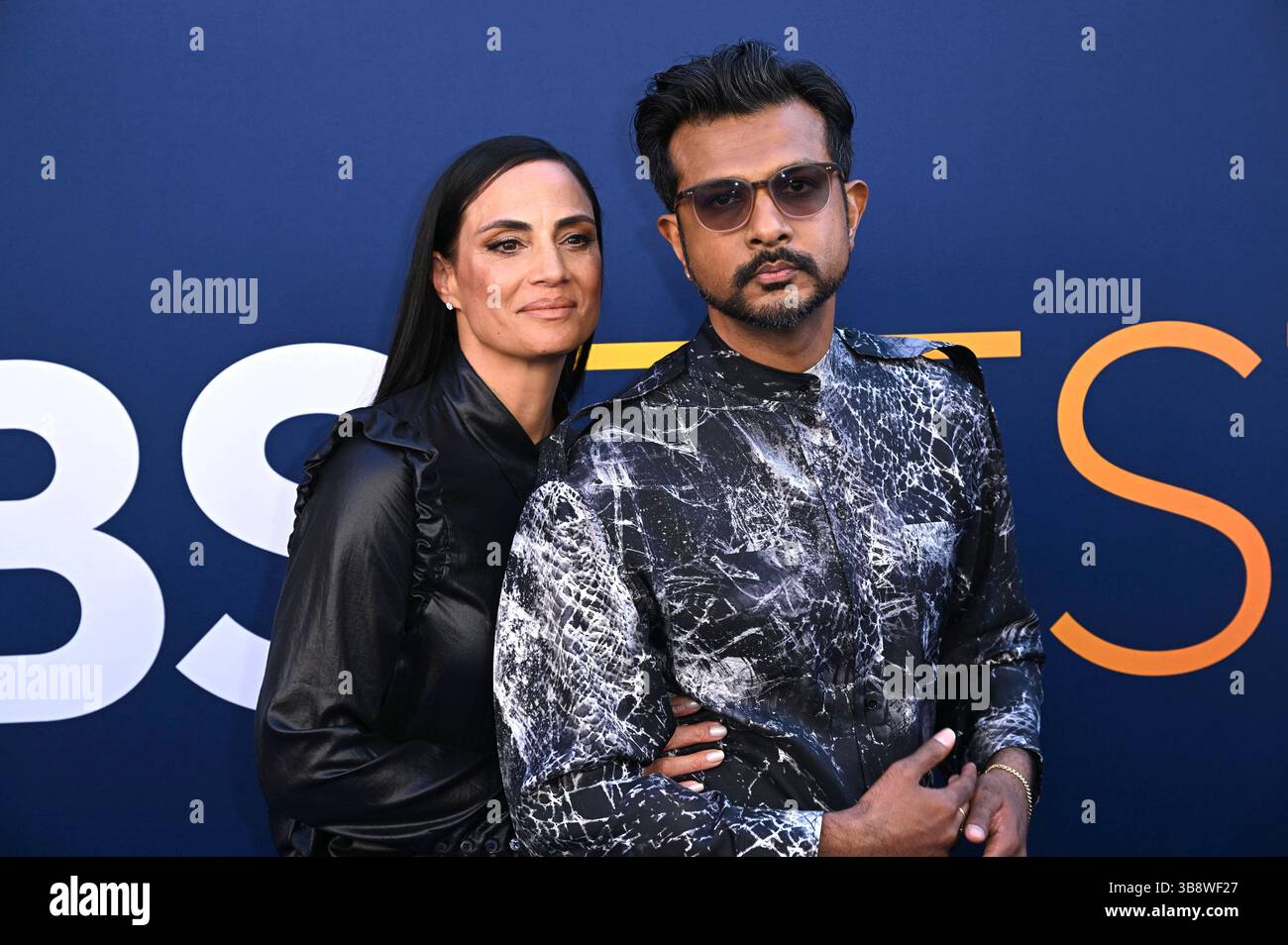 Utkarsh Ambudkar mit Ehefrau Naomi Ambudkar bei der Präsentaion des CBS ...