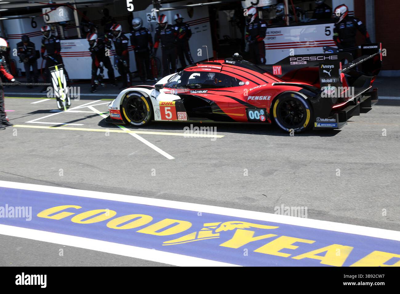 Francorchamps, Belgien. 08th May, 2025. WEC Total Energies 6 Hours Spa-Francorchamps, 07. - 10. Mai 2025 Im Bild: Julien Andlauer (FRA), Michael Christensen (DEN), Nico Mueller (SUI), im Porsche 963 Credit: dpa/Alamy Live News Stock Photo