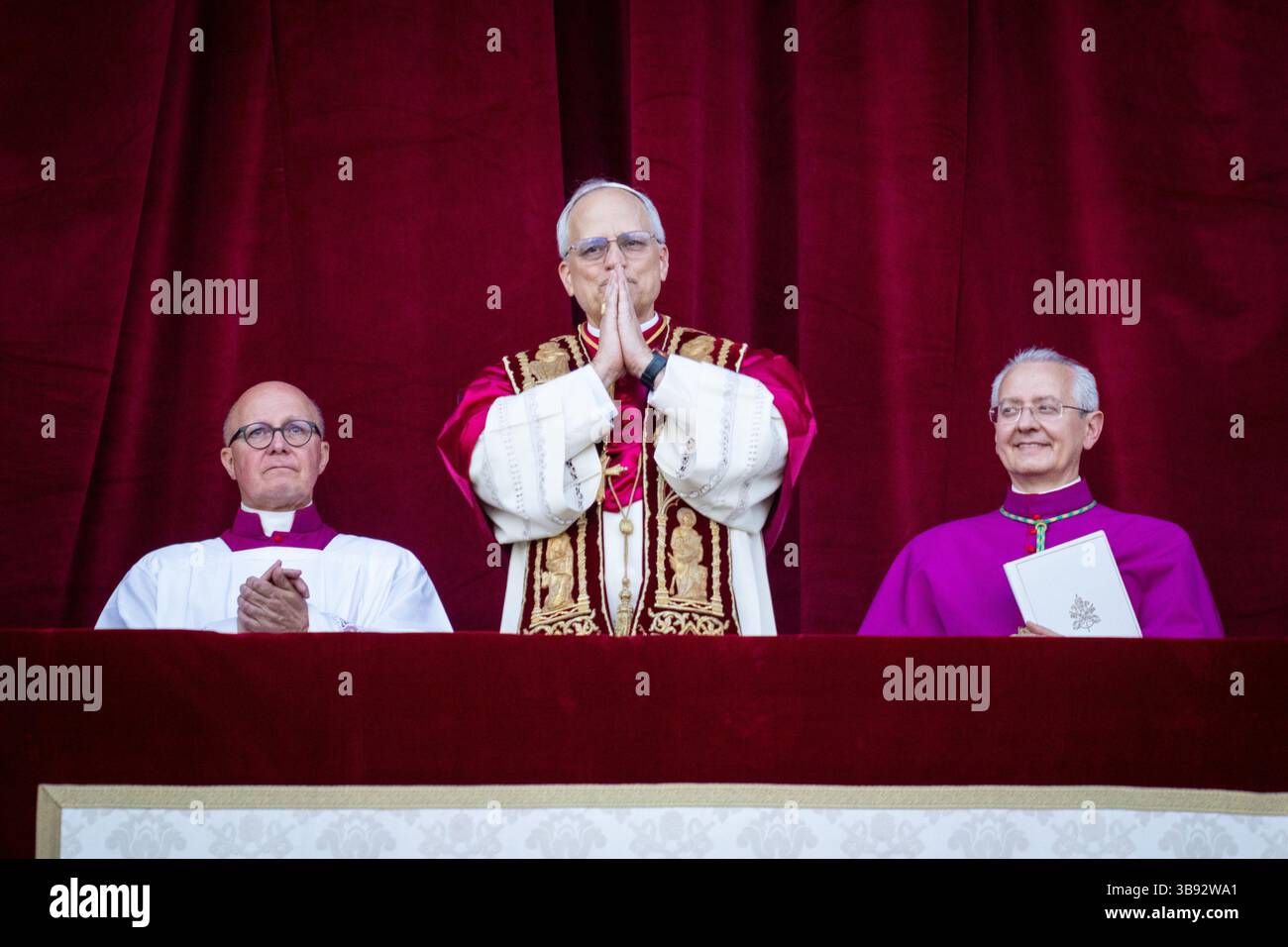 Vatican, Vatican. 08th May, 2025. Newly elected Pope Leo XIV appears on the balcony of St. Peter's Basilica. Credit: SOPA Images Limited/Alamy Live News Stock Photo