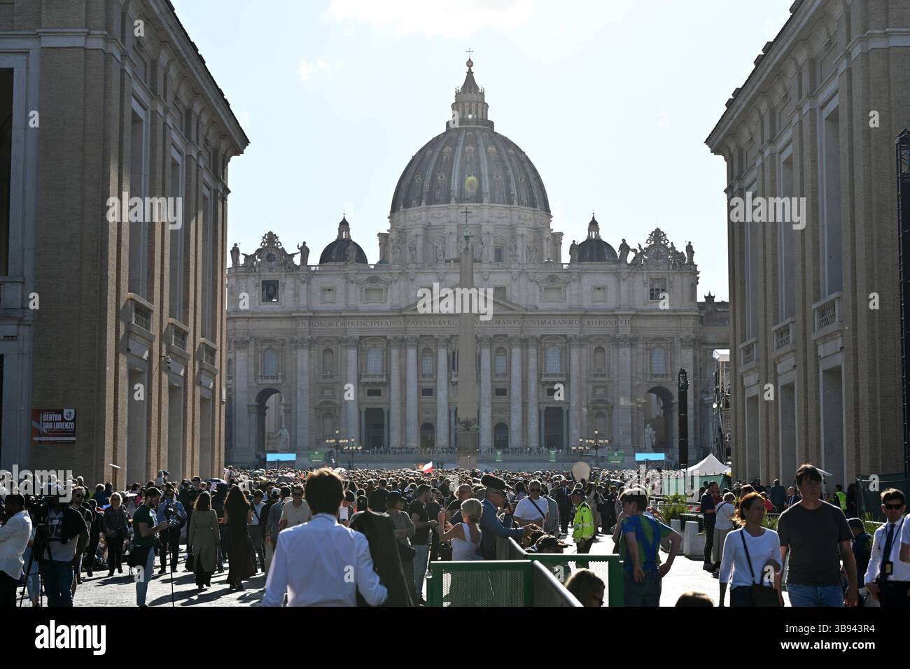 Italy, Rome, Vatican, 080525. On the second day of the conclave, in the ...