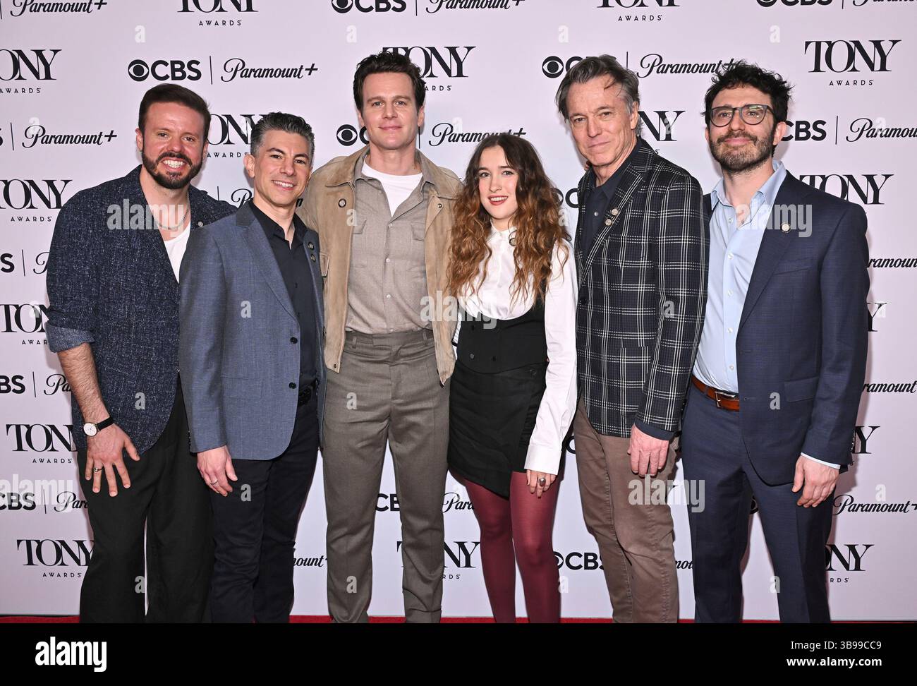 Michael Thurber, left, Peter Hylenski, Jonathan Groff, Gracie Lawrence ...