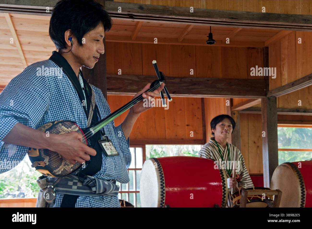 Okinawan man okinawa japan hi-res stock photography and images - Alamy