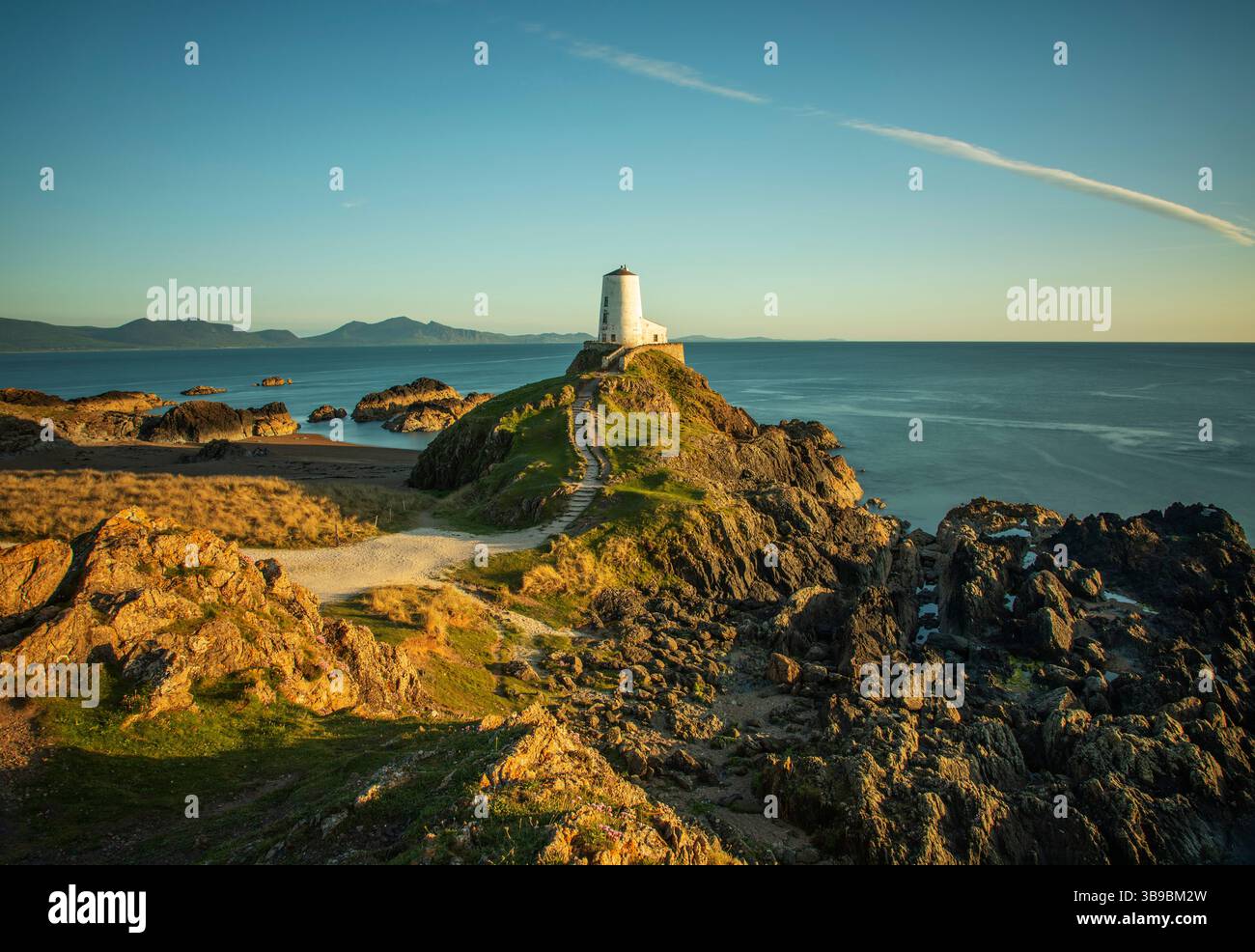 twr-mawr-lighthouse-llanddwyn-island-anglesea-wales-uk-europe