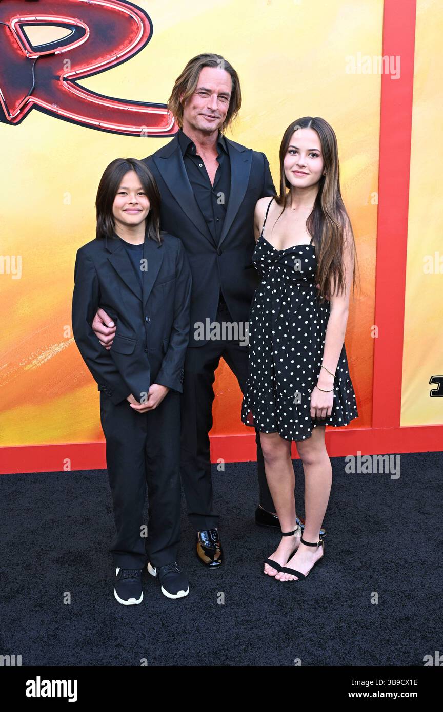 Josh Holloway mit seinen Kindern Hunter Lee und Java Kumala Holloway ...