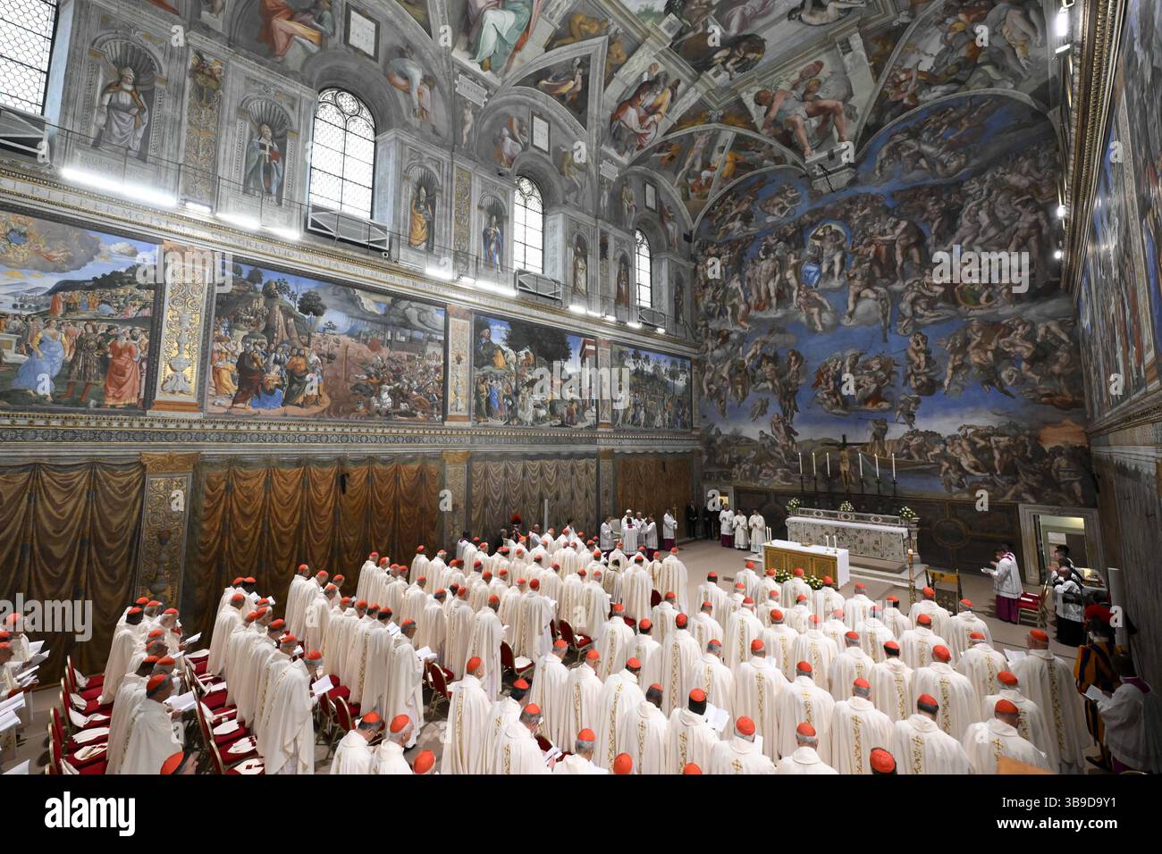 The morninPope Leo XIV celebrates a Holy Mass with the cardinals in the ...