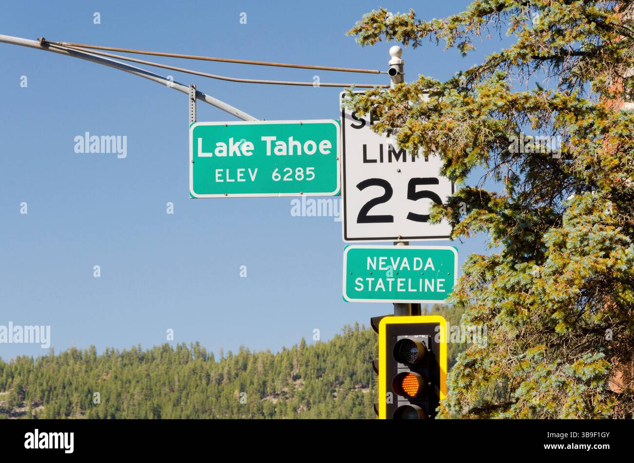State Border Sign Border signs hi-res stock photography and images - Alamy