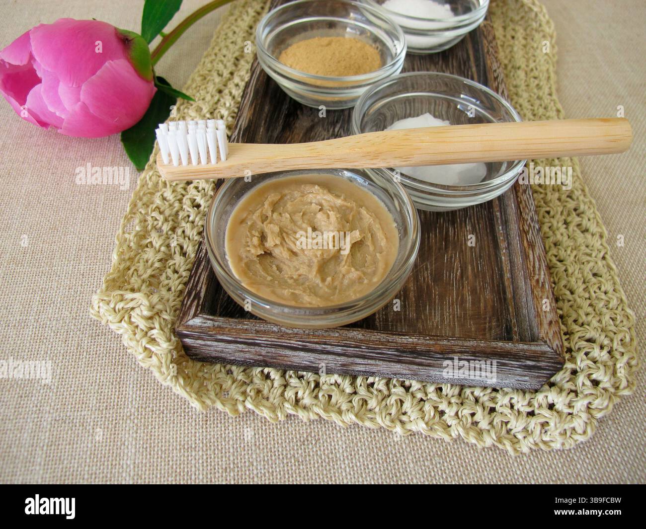 Homemade toothpaste recipe with coconut oil, xylitol and healing clay ...
