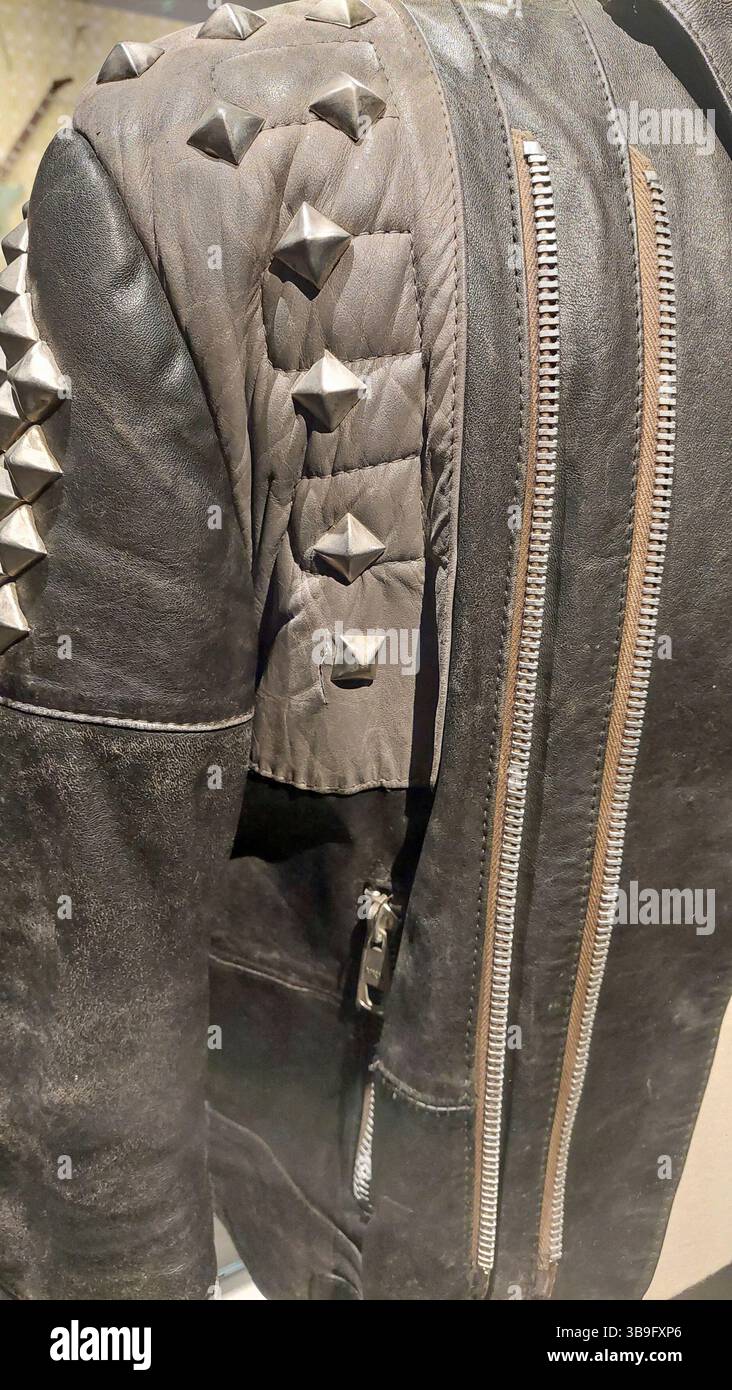Black leather jacket hi-res stock photography and images - Alamy