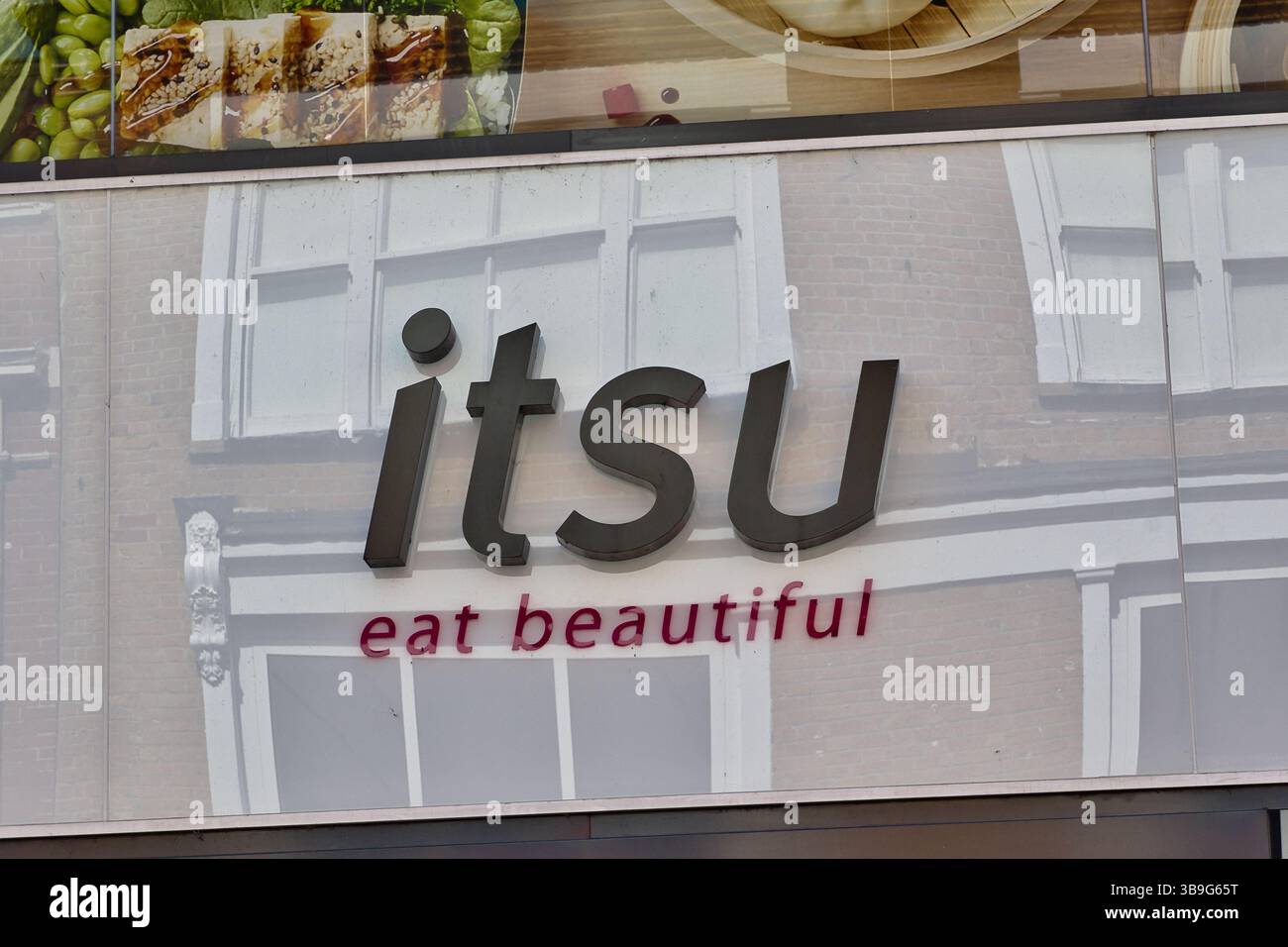 Itsu logo hi-res stock photography and images - Alamy
