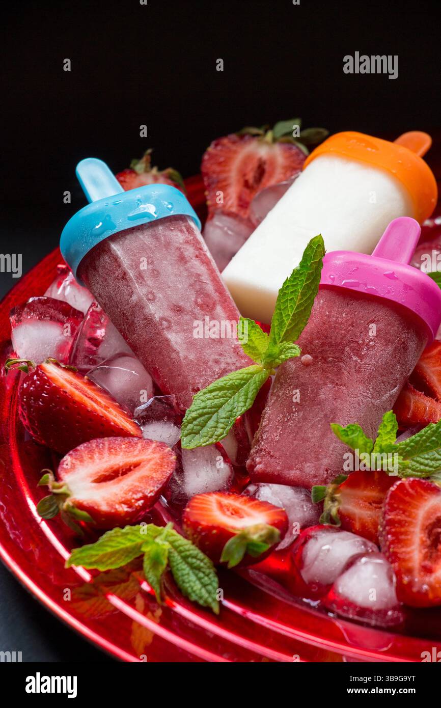 Sundae icon hi-res stock photography and images - Alamy