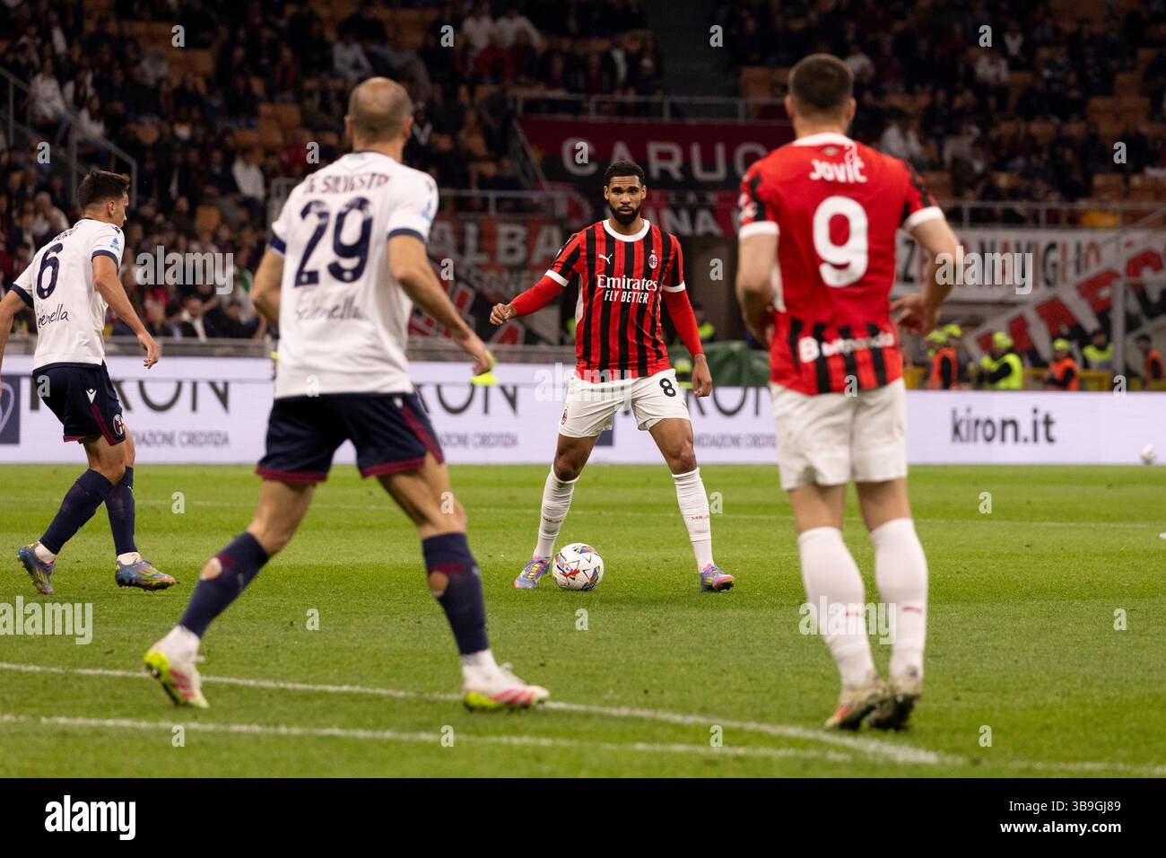 Ruben Loftus-Cheek in action during Serie A match between AC Milan and ...