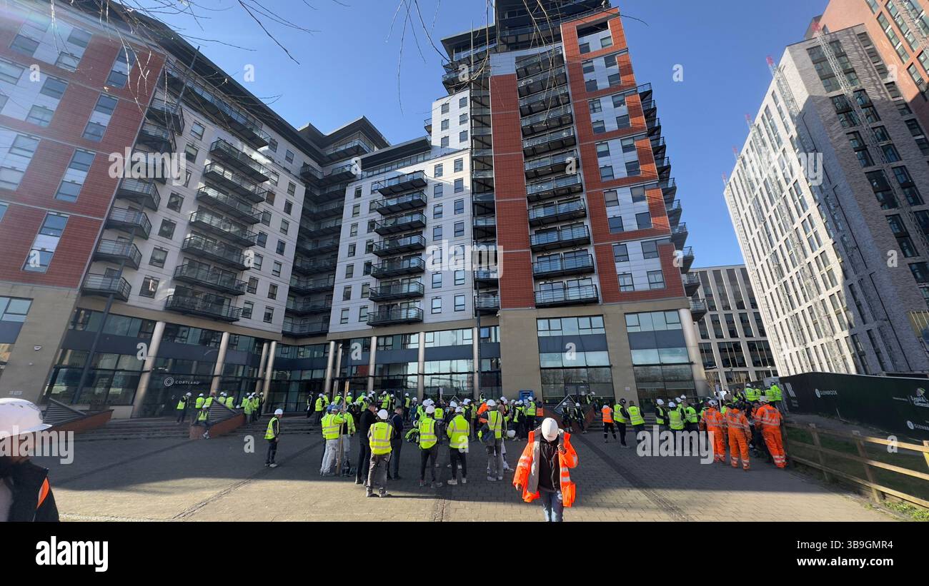 Construction workers wearing orange hi-res stock photography and images ...