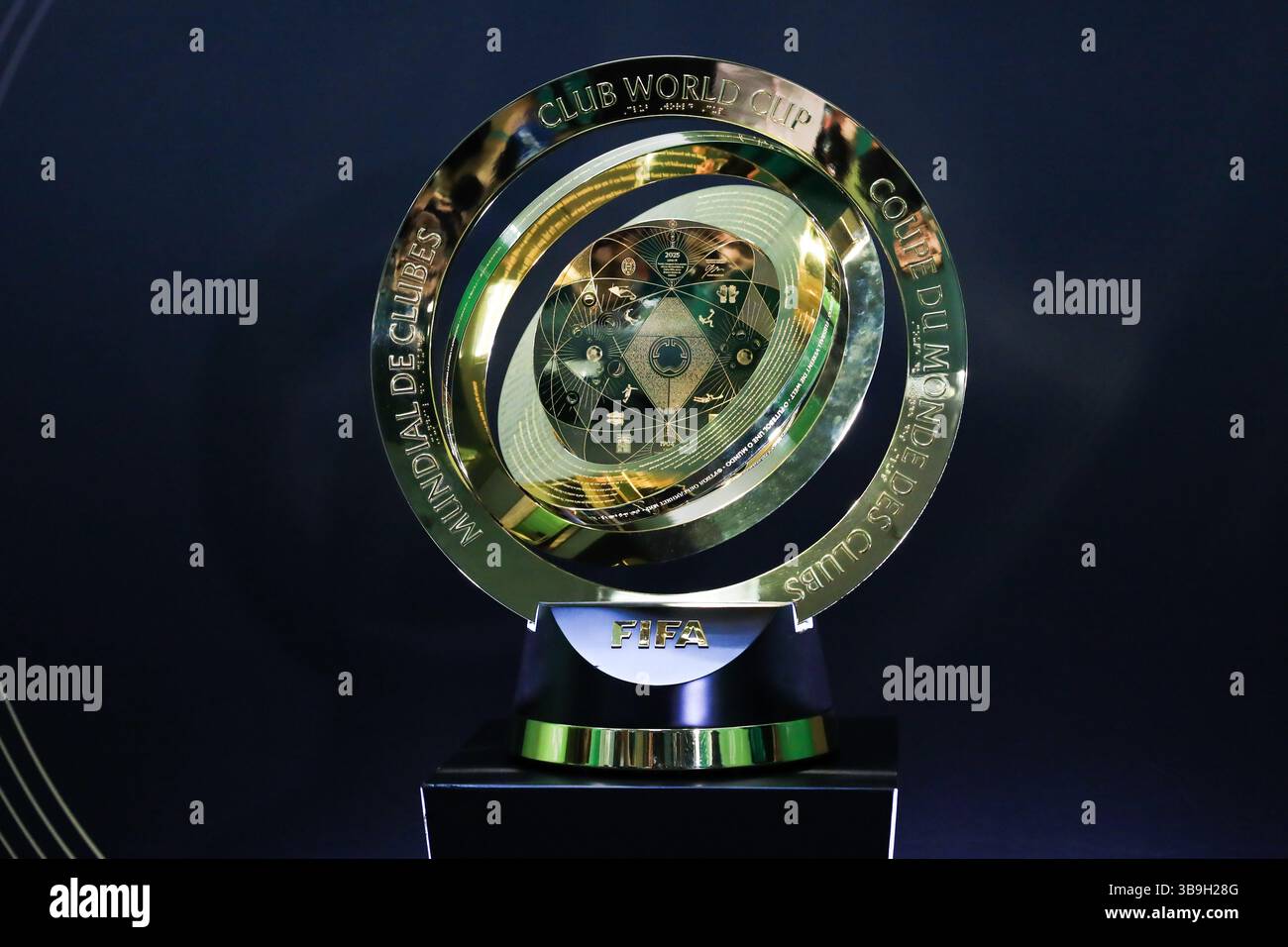 Club world cup trophy hi-res stock photography and images