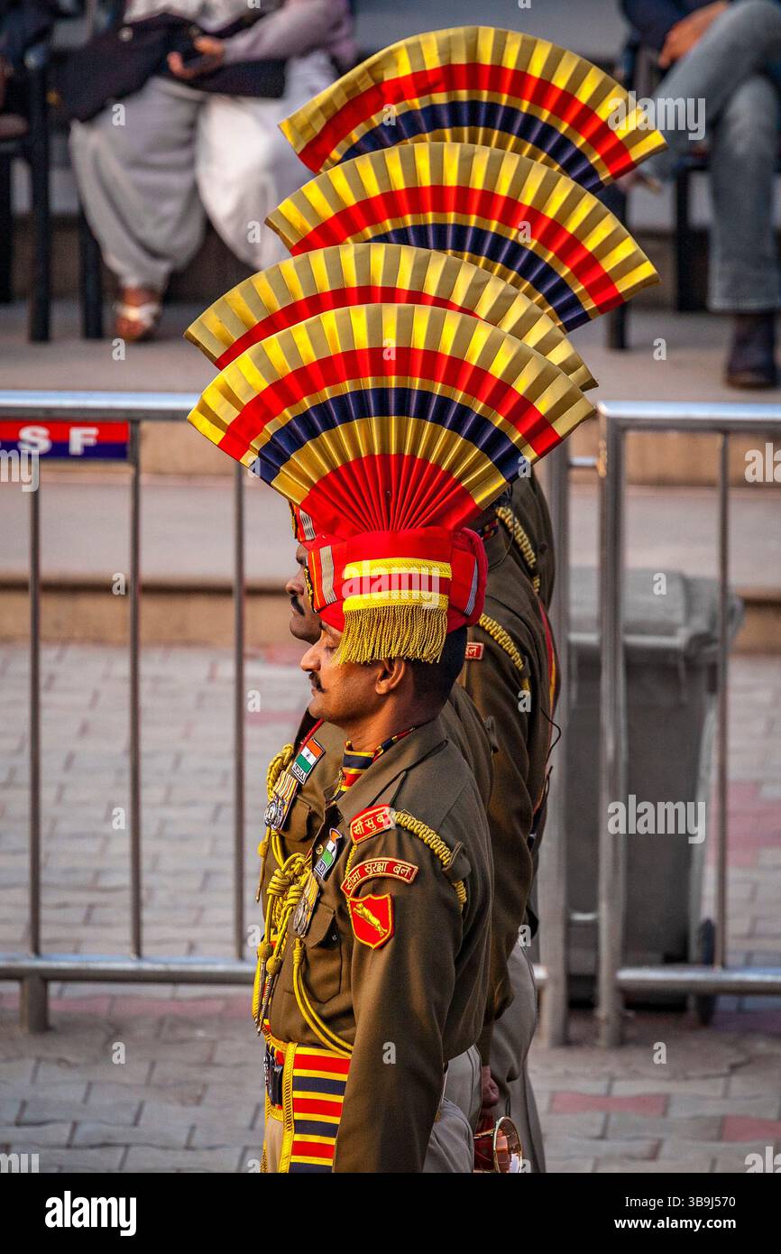 Indian Border Security Force guards standing to attention at the Attari-Wagah border ceremony, near Amritsar, Punjab, India Stock Photo