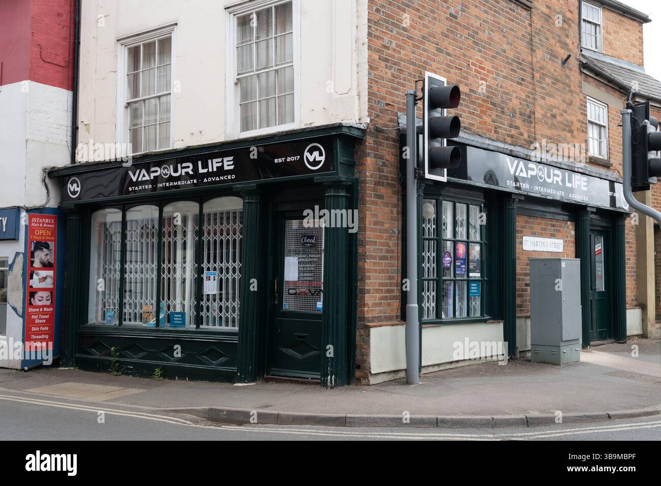 Vapour shop hi-res stock photography and images - Alamy Vapour shop hi-res stock photography and images - Alamy