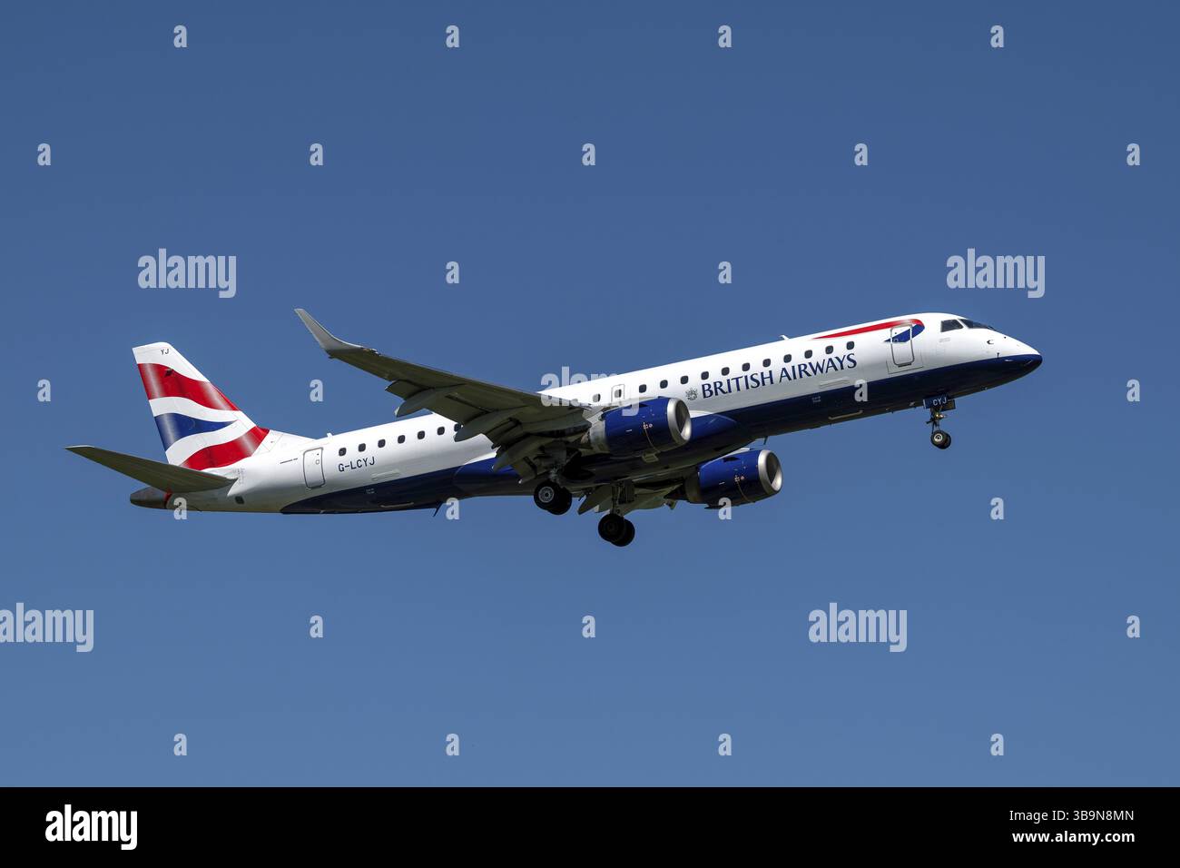 Embraer 190 hi-res stock photography and images - Page 17