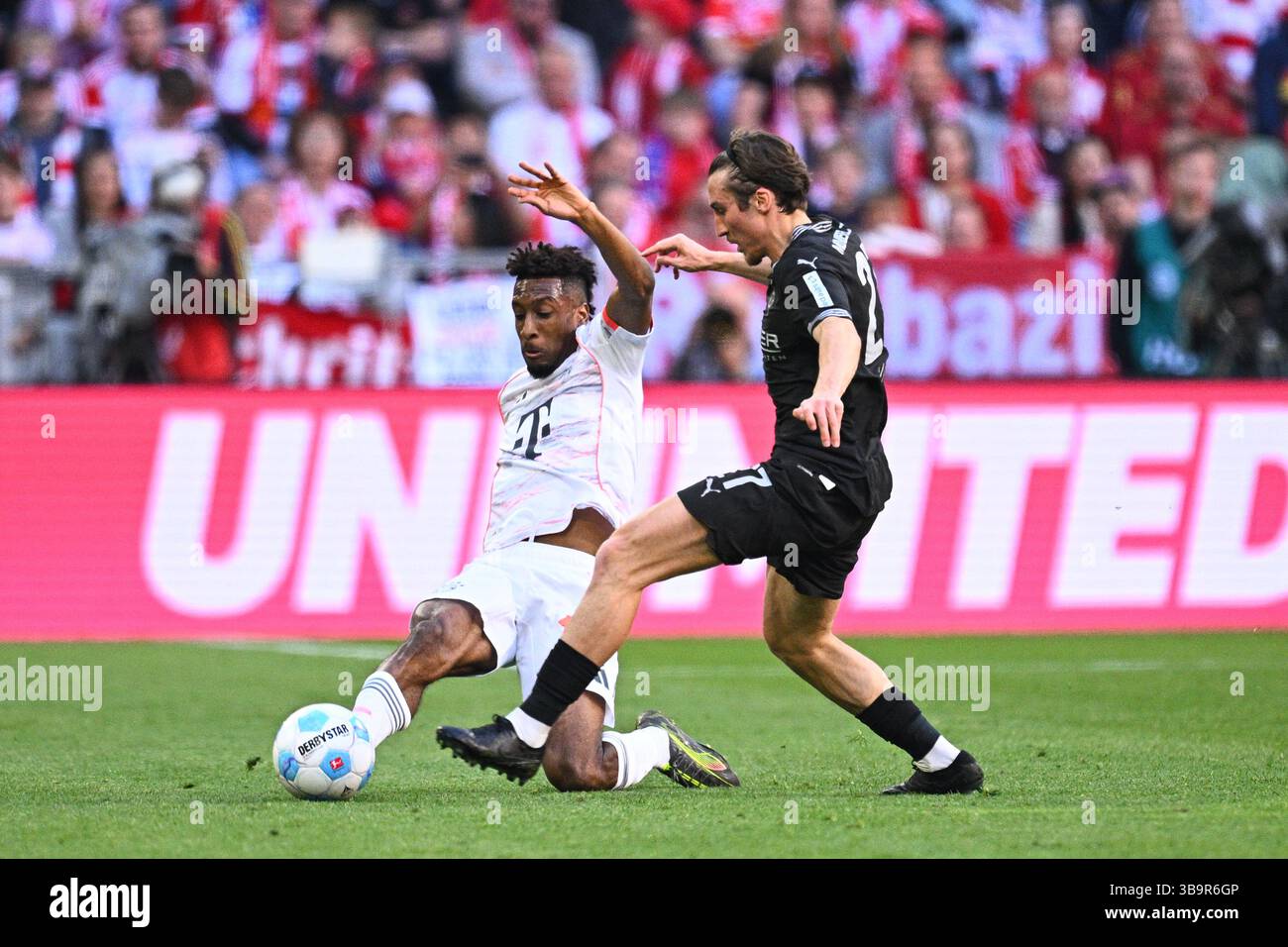 Munich, Germany. 10th May, 2025. Soccer: Bundesliga, Bayern Munich - Borussia Mönchengladbach, Matchday 33, Allianz Arena. Munich's Kingsley Coman (l) and Mönchengladbach's Rocco Reitz fight for the ball. IMPORTANT NOTE: In accordance with the regulations of the DFL German Football League and the DFB German Football Association, it is prohibited to use or have used photographs taken in the stadium and/or of the match in the form of sequential images and/or video-like photo series. Credit: Tom Weller/dpa/Alamy Live News Stock Photo