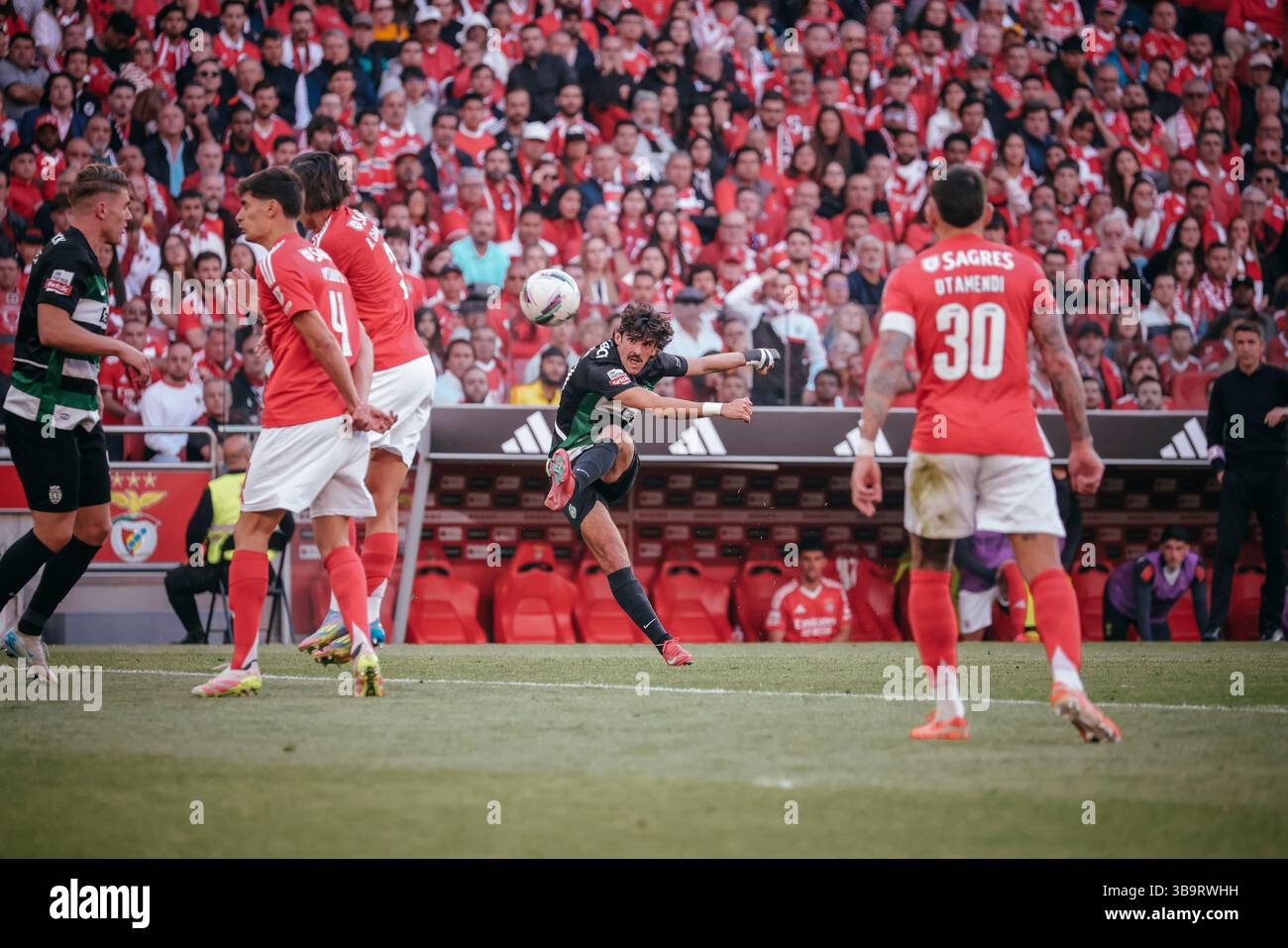 Lisbon, Portugal. 10th May, 2025. Derby Benfica vs Sporting – Primeira ...