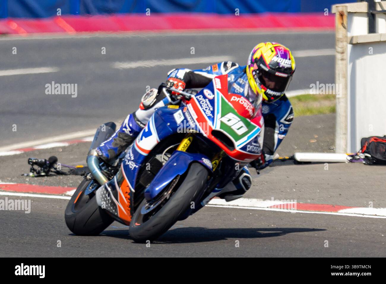 Msr triangular hi-res stock photography and images - Alamy