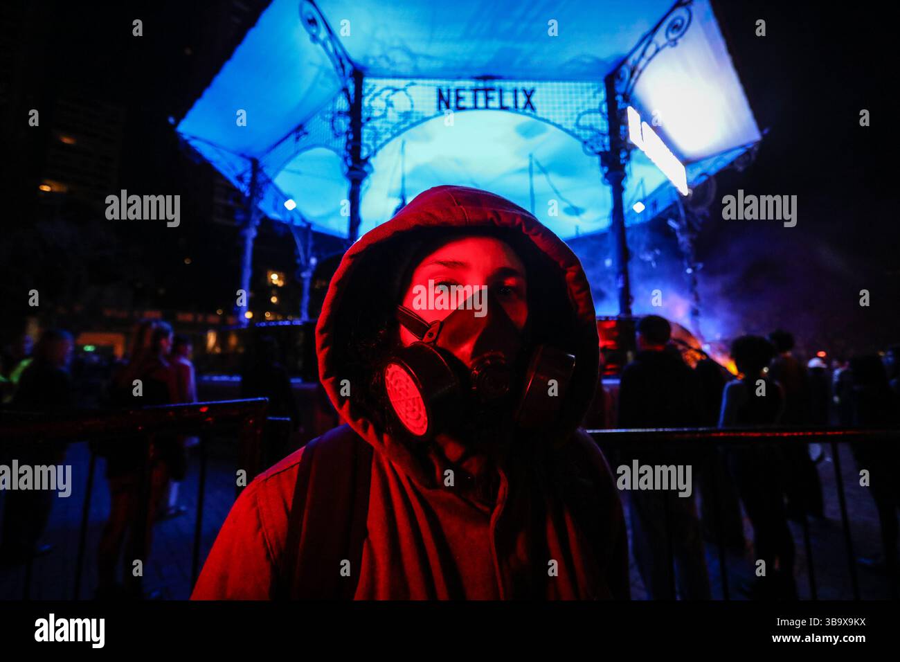 Buenos Aires, Argentina. 10th May, 2025. A person with a facemask seen during the recreation of the final scene of the serie The Eternauta. Netflix held an event at the Barrancas de Belgrano roundabout, the location of the final scene of the first season, to celebrate the success of the streaming platform's series based on the comic book by Héctor Germán Oesterheld. Credit: SOPA Images Limited/Alamy Live News Stock Photo