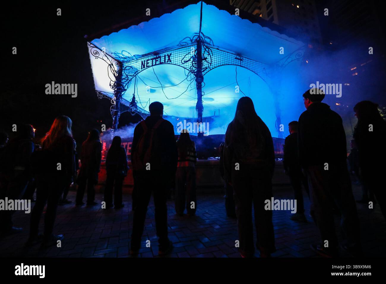 Buenos Aires, Argentina. 10th May, 2025. Abductees are seen during the recreation of the final scene of the serie The Eternauta. Netflix held an event at the Barrancas de Belgrano roundabout, the location of the final scene of the first season, to celebrate the success of the streaming platform's series based on the comic book by Héctor Germán Oesterheld. Credit: SOPA Images Limited/Alamy Live News Stock Photo