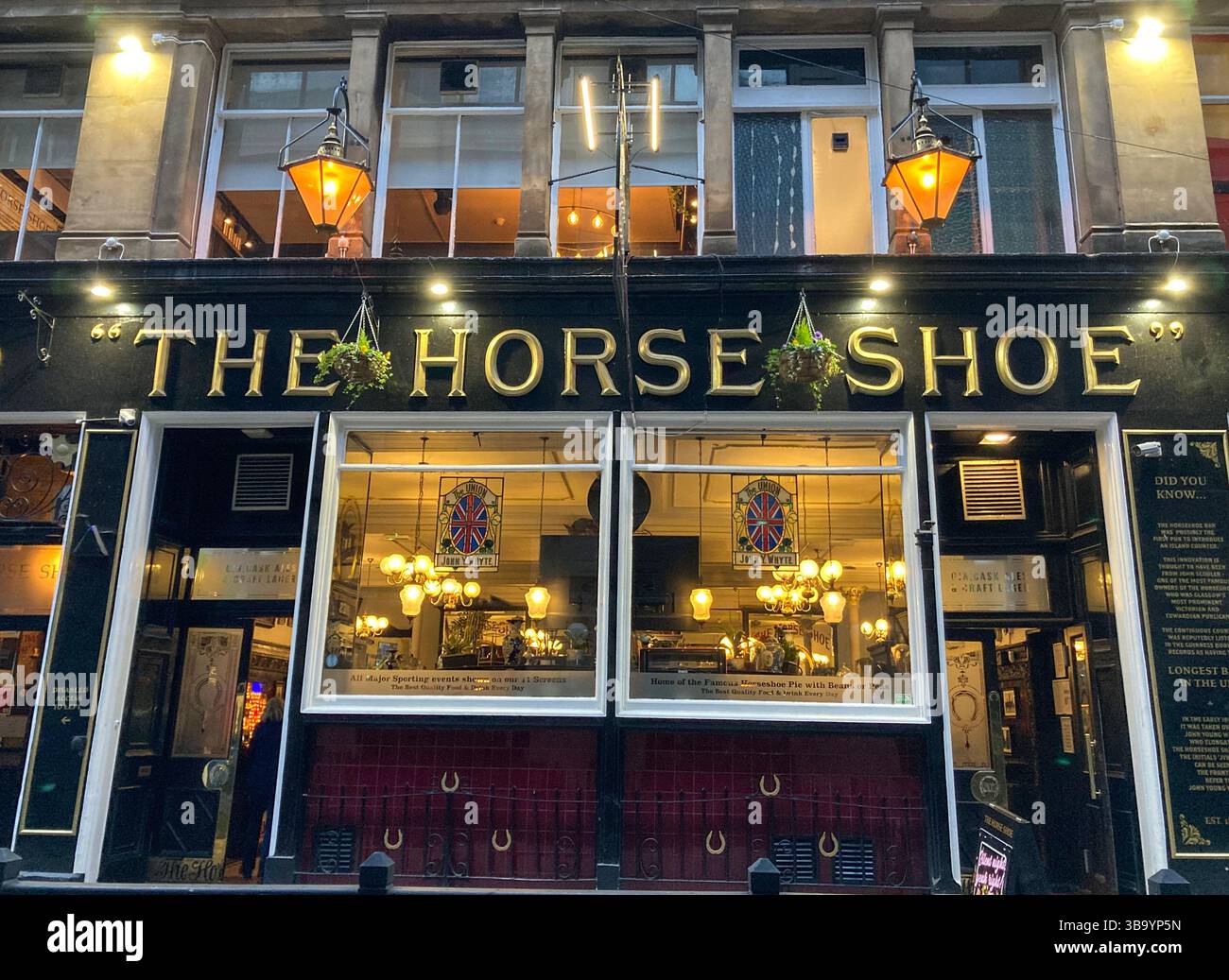 THE HORSESHOE BAR , 17-19 Drury Street, GLASGOW - Smartphone Captured Stock Image