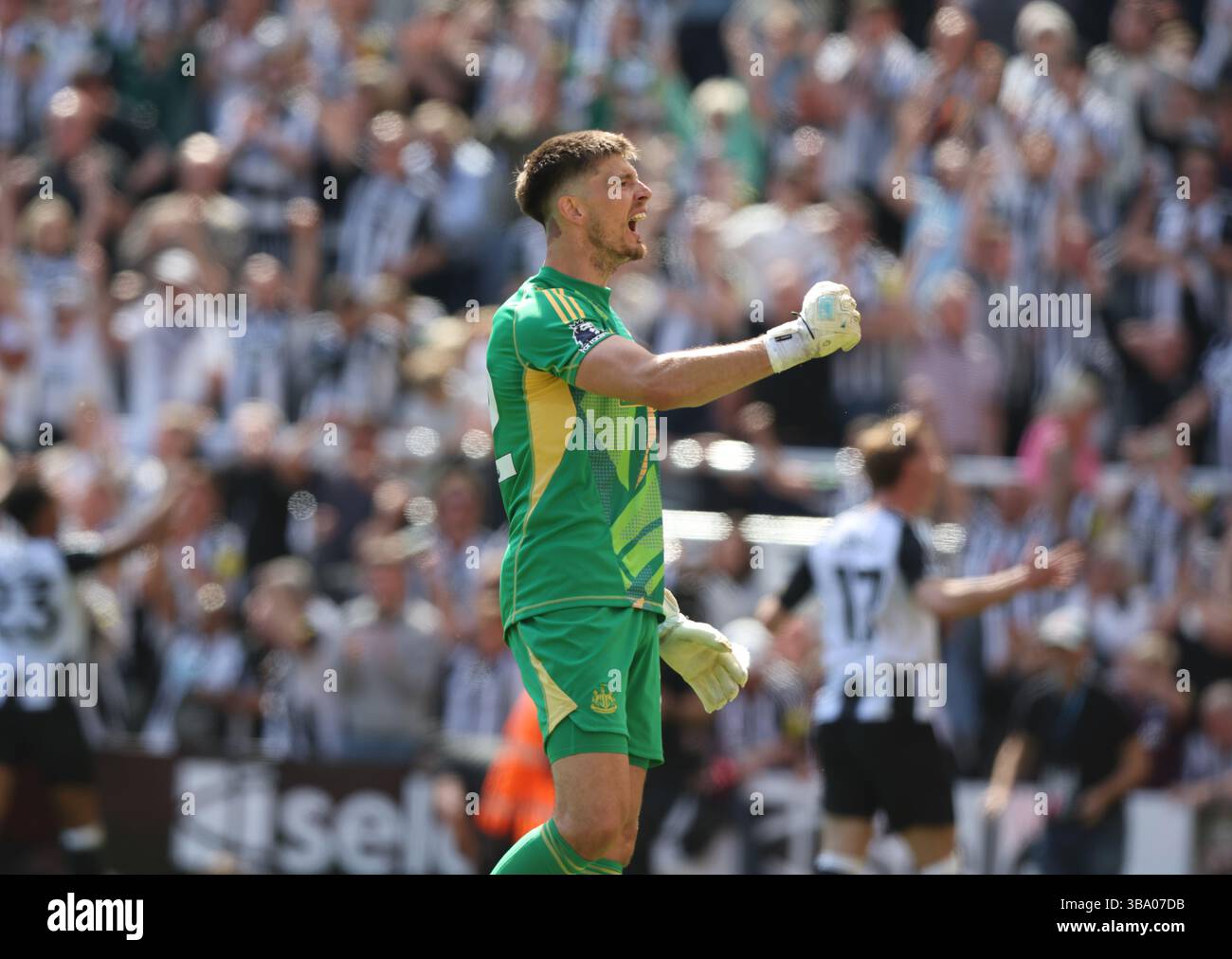 Newcastle Upon Tyne, UK. 11th May, 2025. Nick Pope of Newcastle United ...