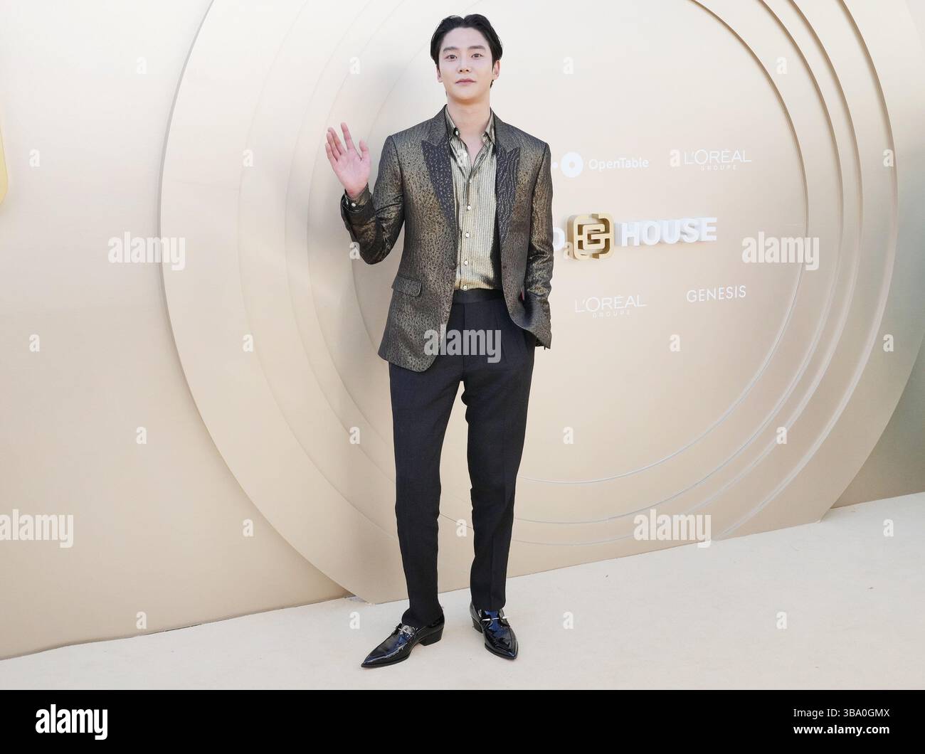 Rowoon hi-res stock photography and images - Alamy