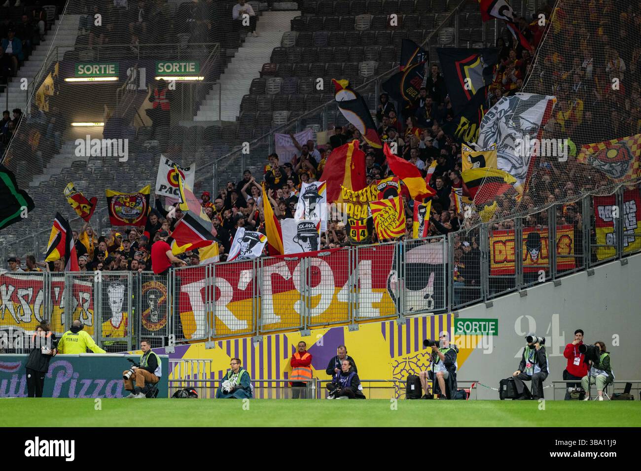 Fans of Lens during the French championship Ligue 1 football match ...