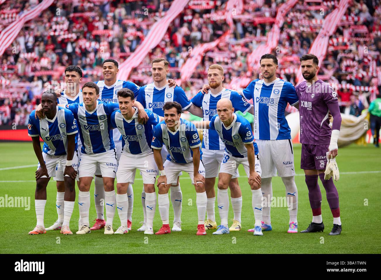 Players Of Deportivo Alaves Line Up For A Team Photo During The LaLiga players-of-deportivo-alaves-line-up-for-a-team-photo-during-the-laliga
