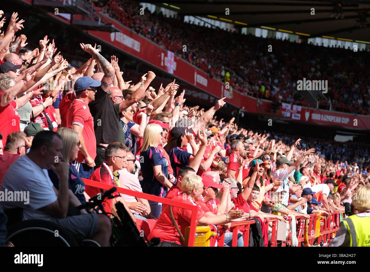 Nottingham Forest fans cheering comeback Will strikers become extinct?