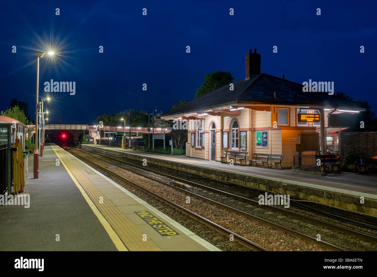 Railway station at dawn. Charlbury, Oxfordshire, England Stock Photo