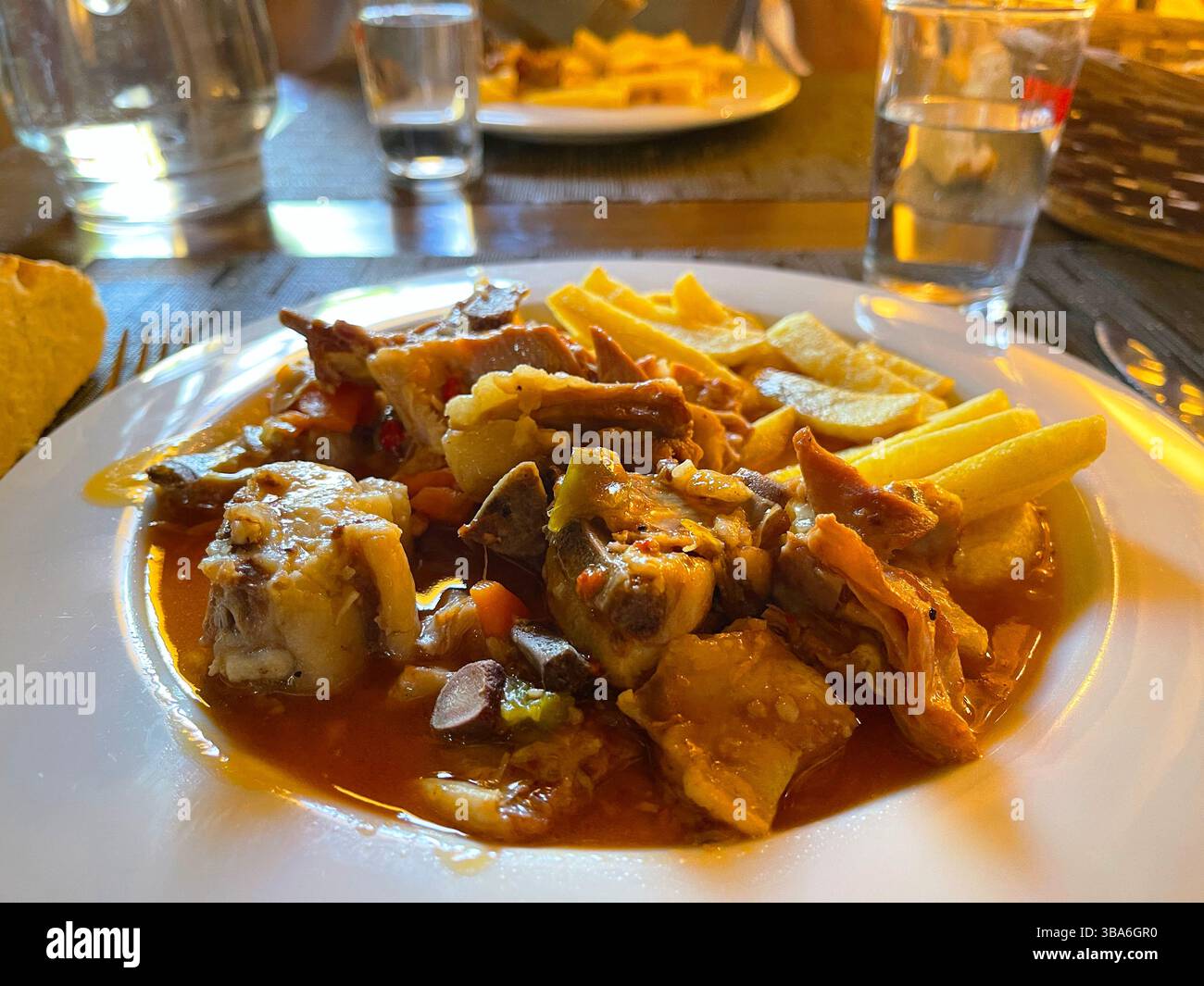 Lamb tradicional hi-res stock photography and images - Alamy