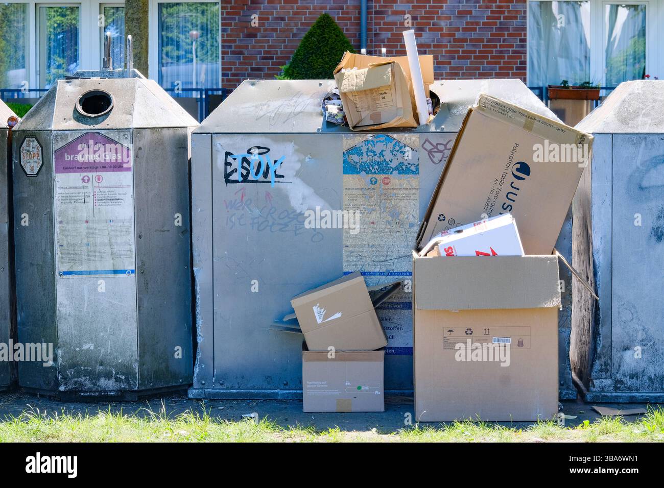Düsseldorf 12.05.2025 Lieferkettengesetz Recycling Müll Abfall ...