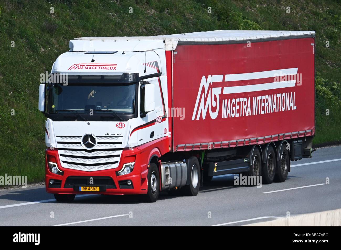 Mercedes Actros L LKW Sattelzug Der Magetra International Group SA mercedes-actros-l-lkw-sattelzug-der-magetra-international-group-sa