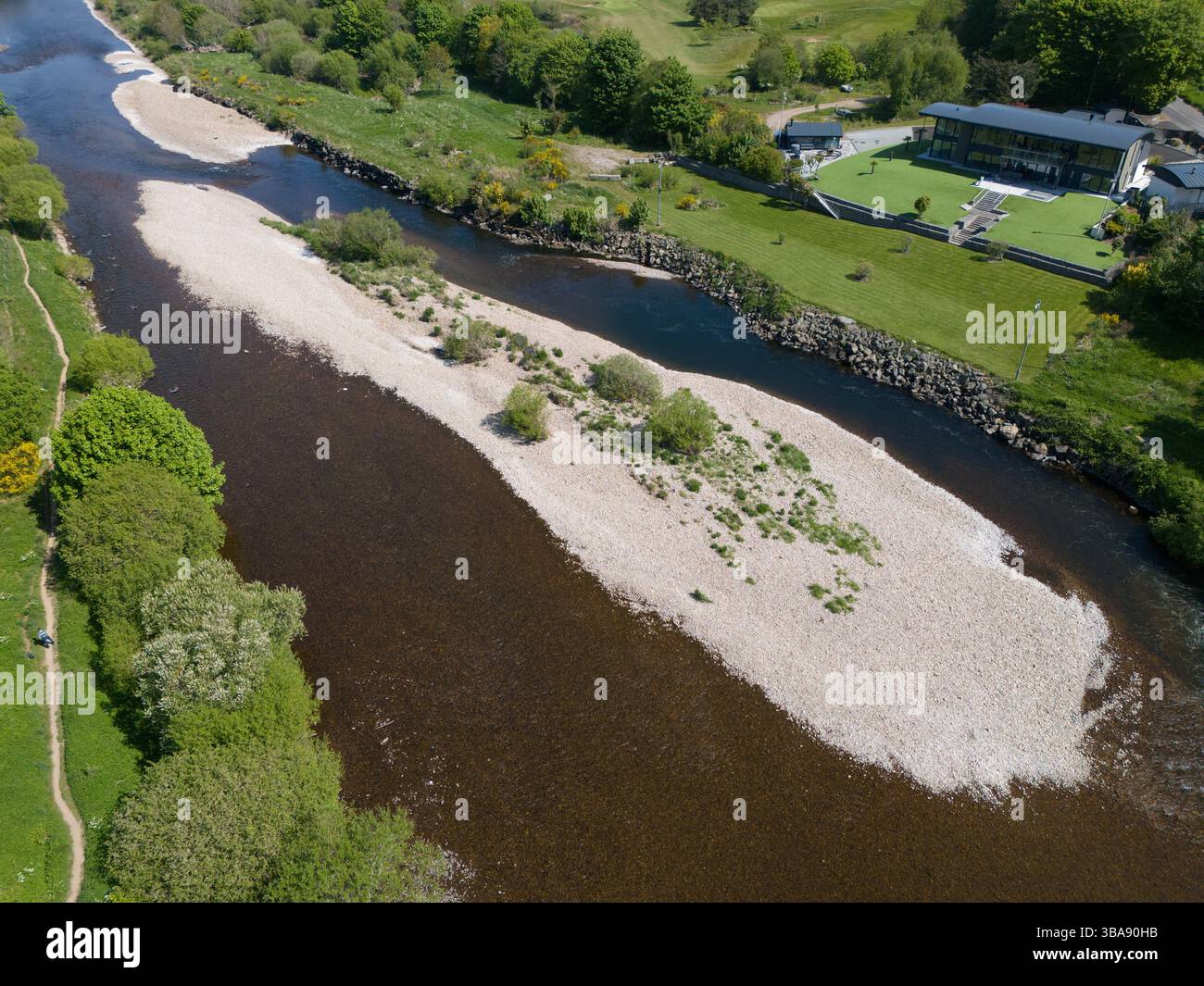 Low water in the river Dee at Cults Aberdeen, Scotland after many weeks ...