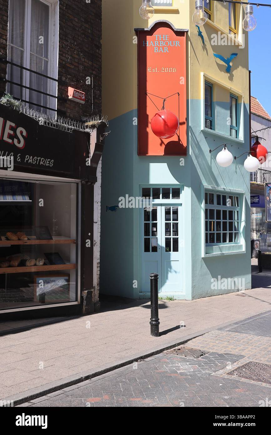 Cast Al Bar Ramsgate The colourful Harbour Bar on Harbour Street, in Ramsgate, isle of ...